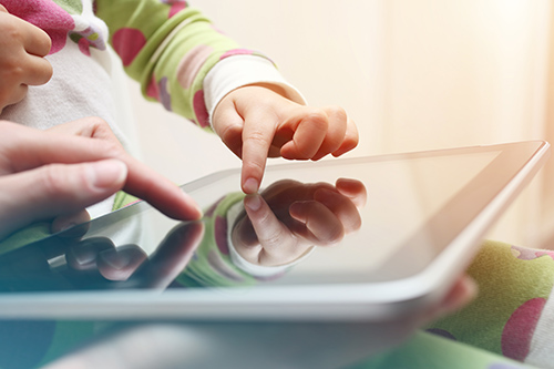 Comment gérer le temps d’écran des enfants âge par âge ?