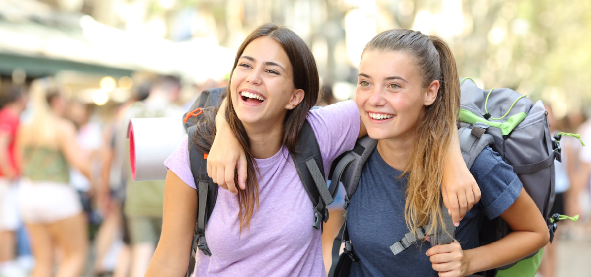 Mon ado veut partir en vacances avec ses amis sans parents