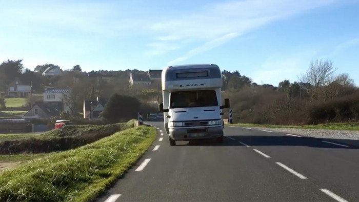 Rouler en camping-car : voyager sereinement