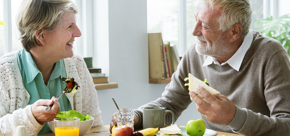 Seniors : 5 conseils nutritionnels pour être bien dans son assiette