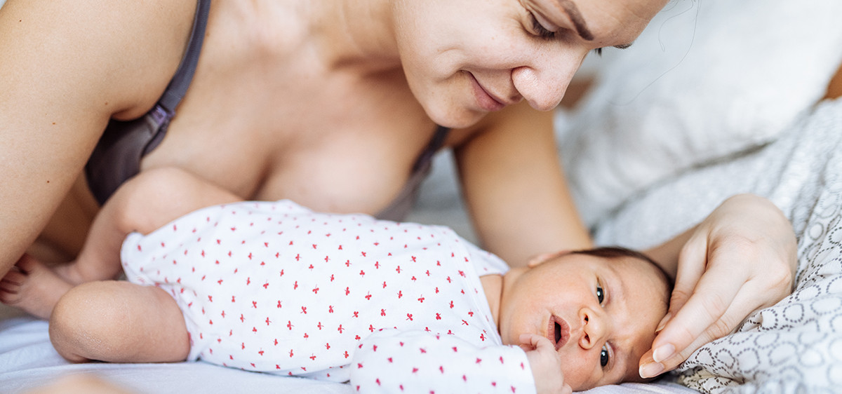 Le mois d’or après l&rsquo;accouchement : ralentir et prendre soin de soi