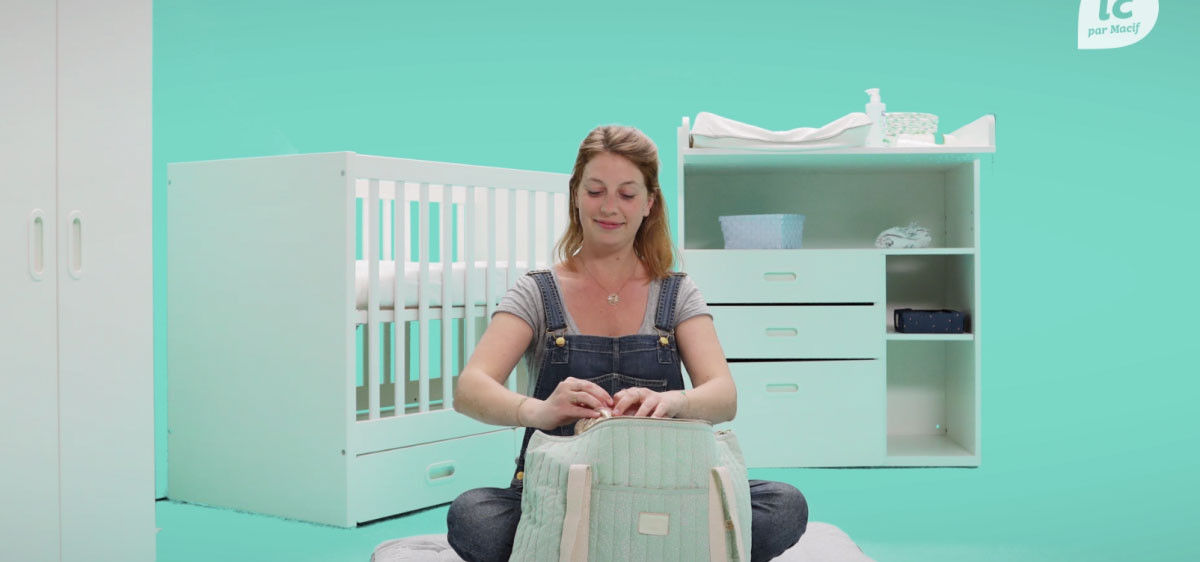 Bébé arrive ! Voici quoi mettre dans votre sac de maternité