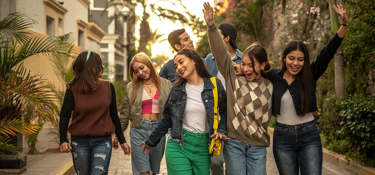 Premières sorties nocturnes des ados : comment gérer ?