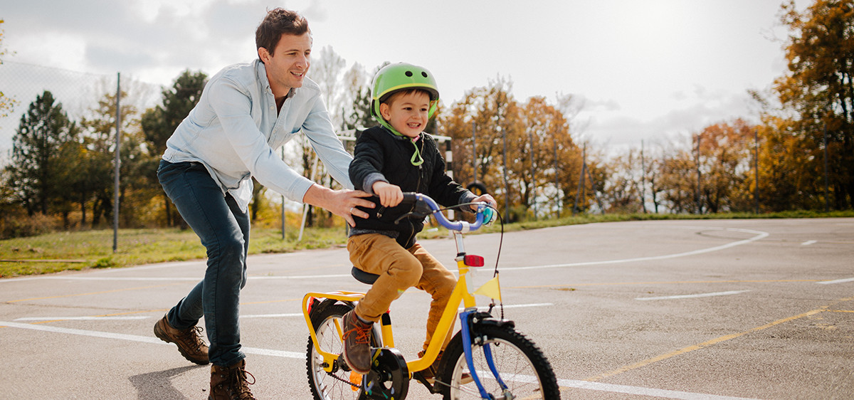 Apprendre à son enfant à faire du vélo
